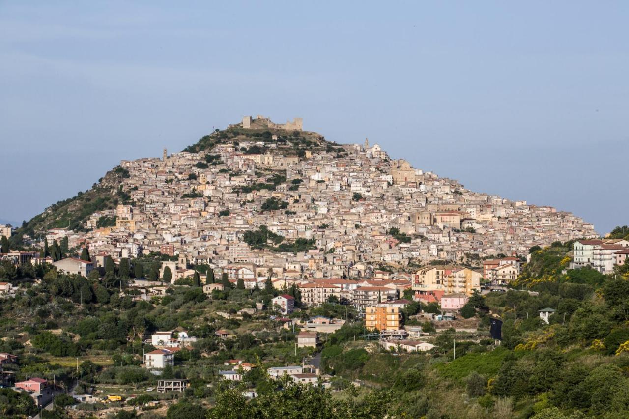 Sopra La Piazza Villa Agira Kültér fotó